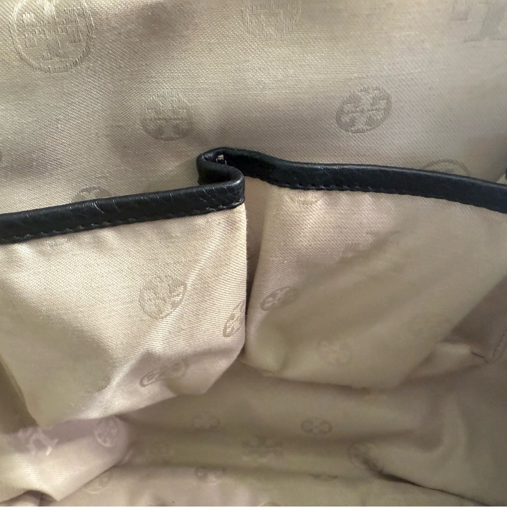 Tory Burch - Authentic black leather shoulder bag. Dome. Golden hardware, logo - Picture 9 of 16